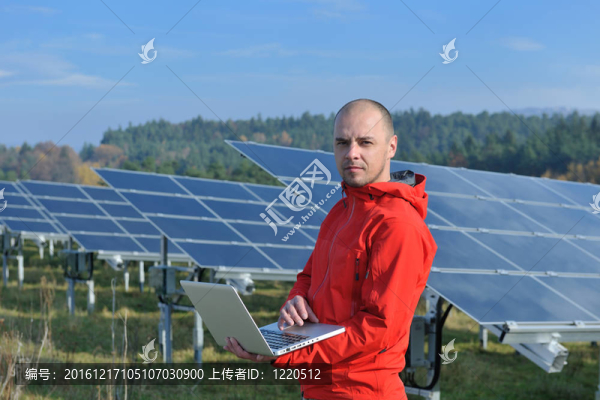 太陽能電池板廠用筆記本電腦工程師
