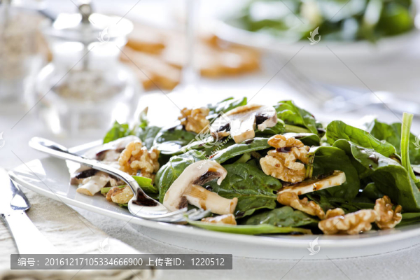菠菜沙拉菜