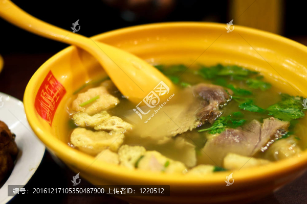 牛肉豆腐湯
