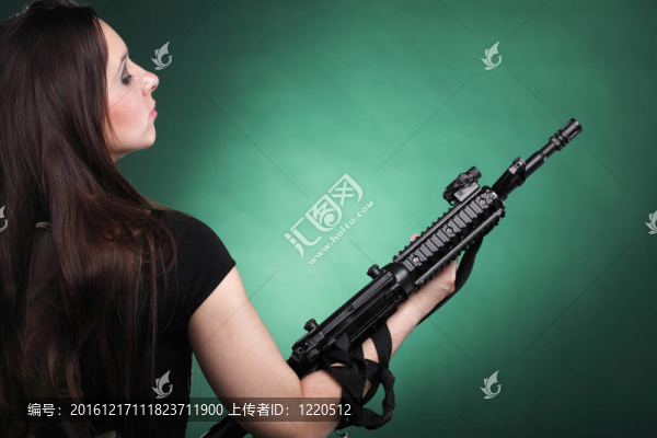 陸軍婦女與槍-美麗的女人與步槍塑料