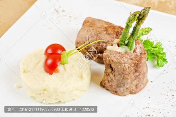烤的肉卷