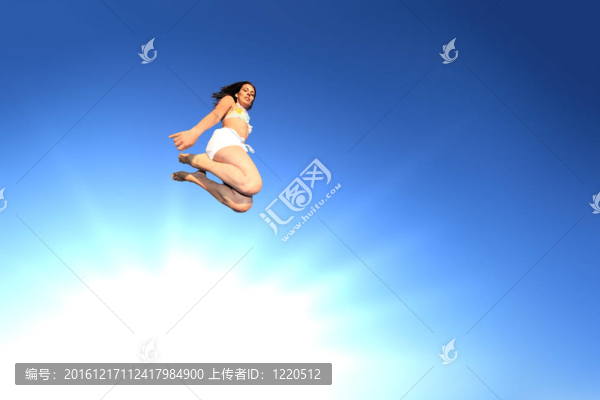 跳在海灘上的年輕女子