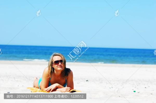 海灘上的美女