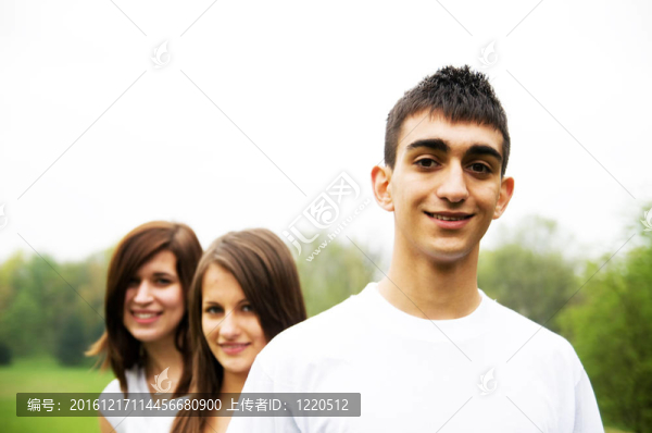 青少年群體
