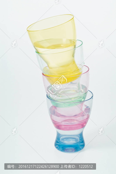 塑料杯