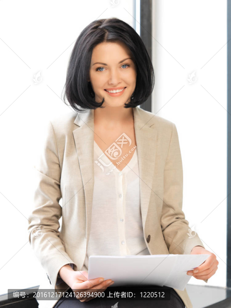 快樂女人與文件