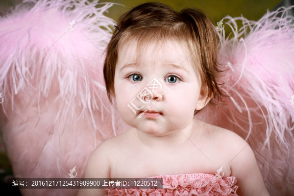可愛的小女孩打扮成An,Angel