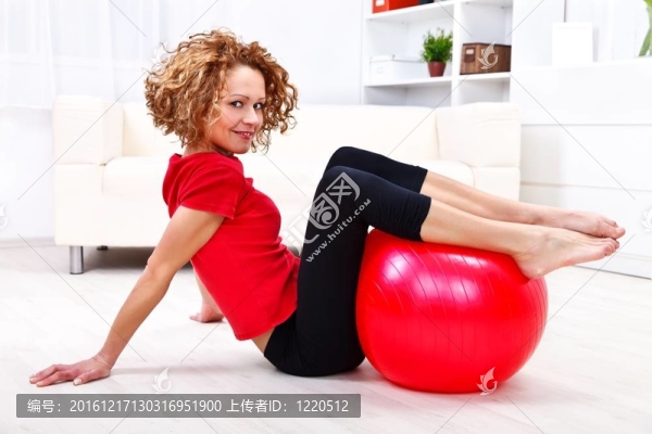 健身球女孩