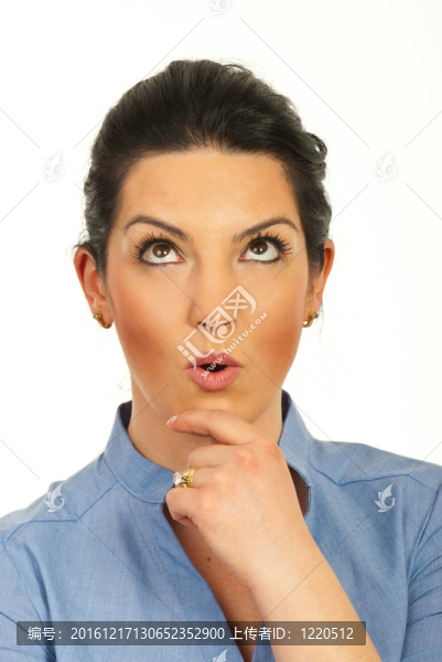 驚訝的女人抬頭