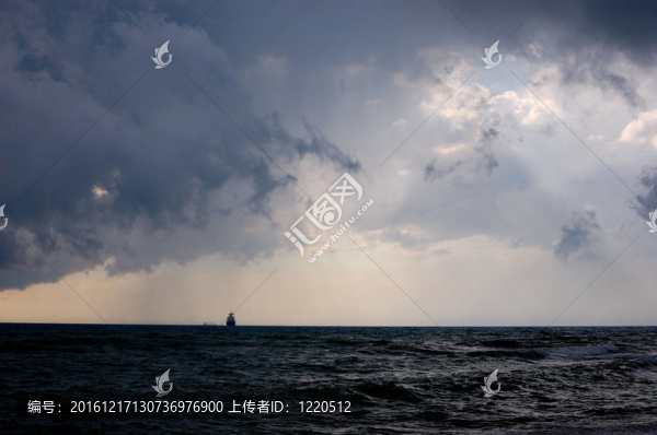 海上的輕風(fēng)暴