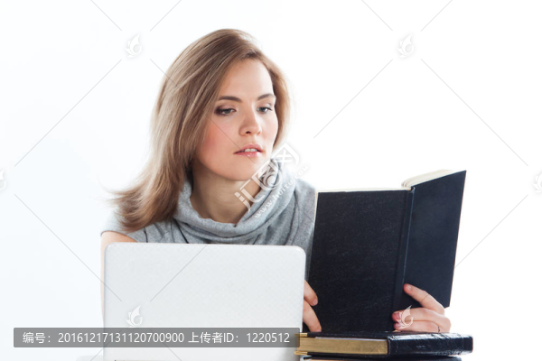 一個年輕的女學生
