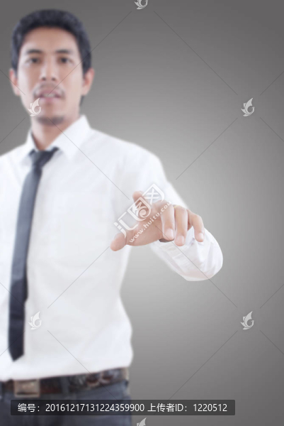 商家推白板。