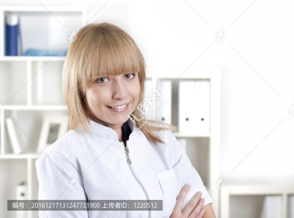 一位漂亮女醫(yī)生的畫像