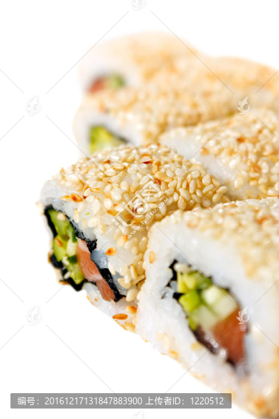 三文魚壽司卷；芝麻；牛油果和黃瓜