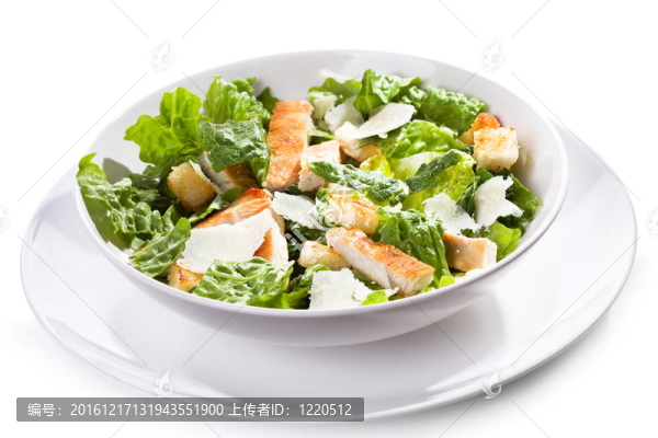 凱撒沙拉配雞肉和青菜