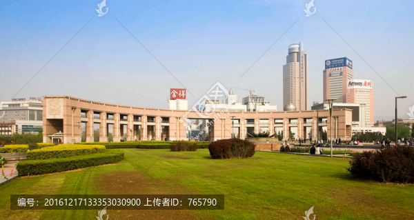 濟(jì)南泉城廣場