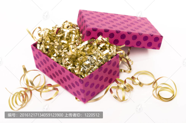 粉紅禮品盒黃金絲帶