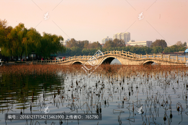 大明湖石橋