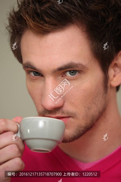 飲用咖啡的人