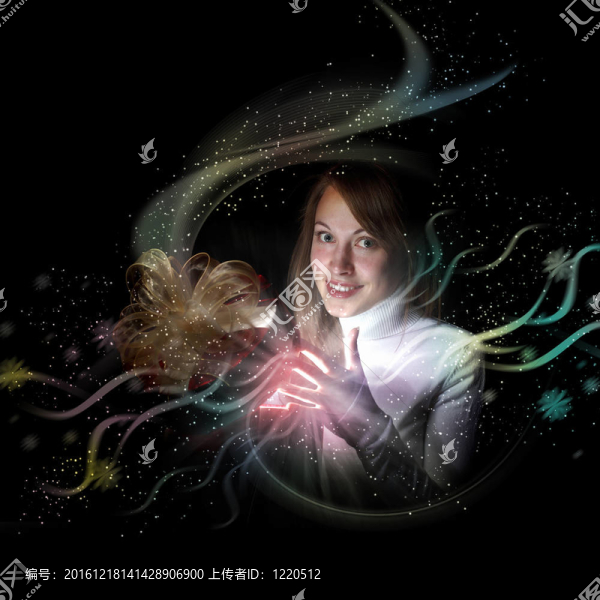 帶禮物盒的年輕漂亮女人