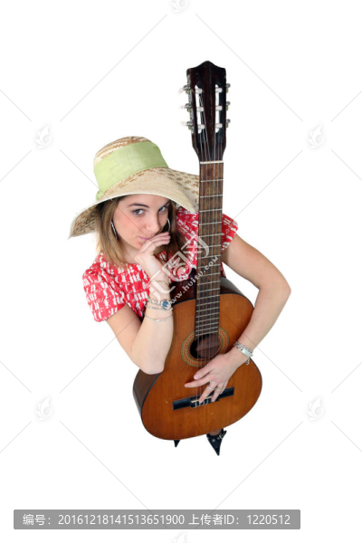 帶吉他的年輕女人
