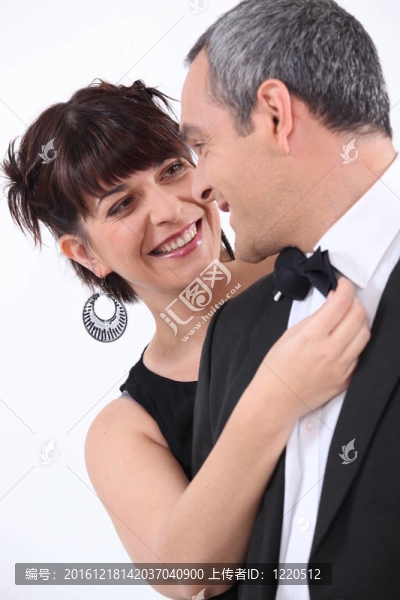 一對(duì)夫婦在智能衣服的肖像