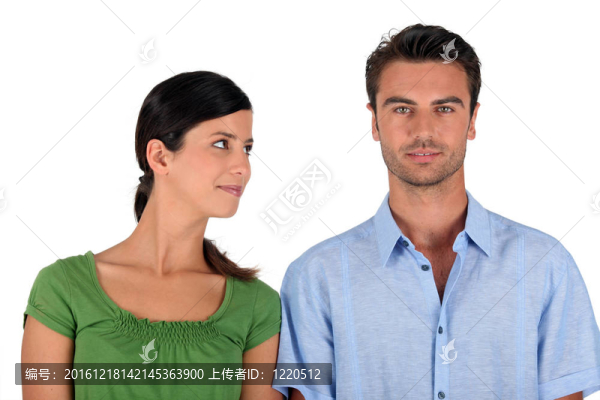 女人看著男人