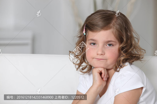 壞脾氣的小女孩