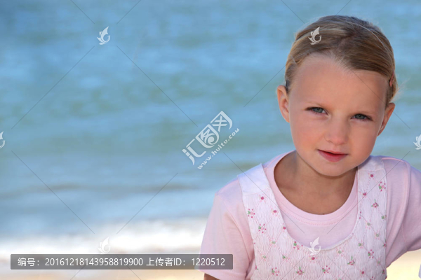 海邊的少女