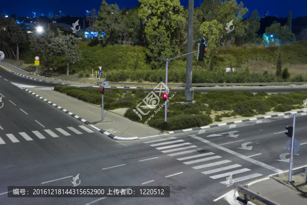 空蕩蕩的公路