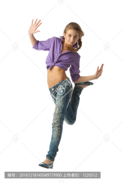 美麗的跳躍的女孩