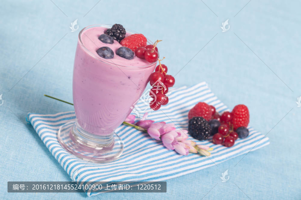 漿果酸奶