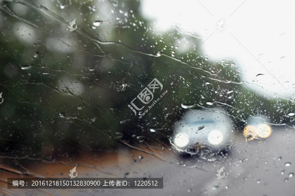 雨天駕駛