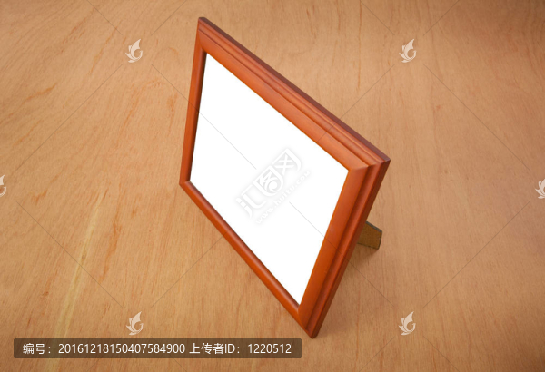 桌上的相框