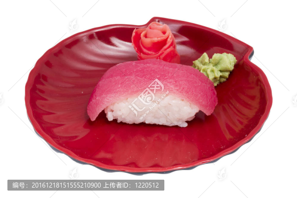 一個(gè)金槍魚(yú)壽司特寫(xiě)