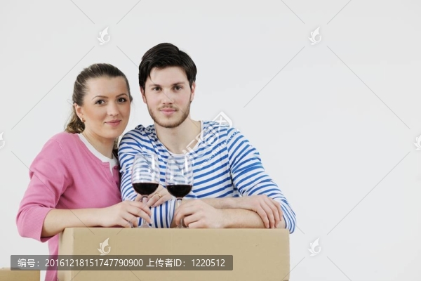 小兩口搬新房