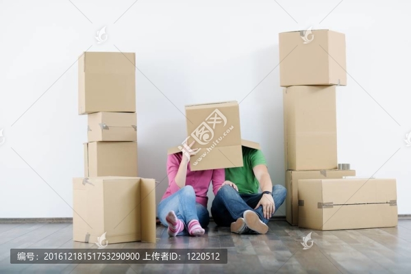 小兩口搬新房