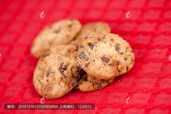餅干一起擺放