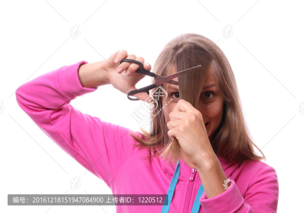 女人要剪掉她的長發(fā)