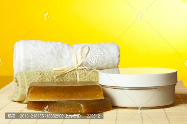 手工肥皂；毛巾和奶油