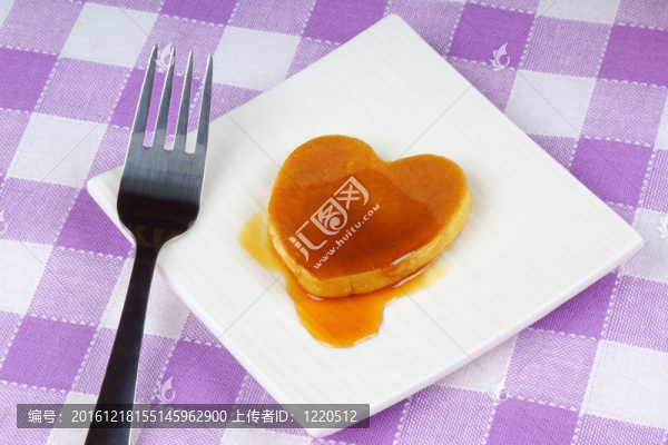 迷你心形煎餅糖漿