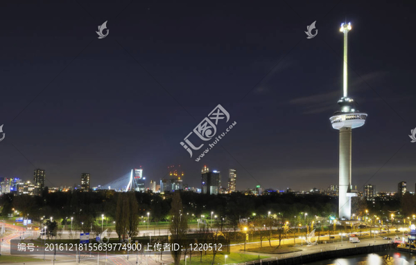 鹿特丹的夜景和塔；