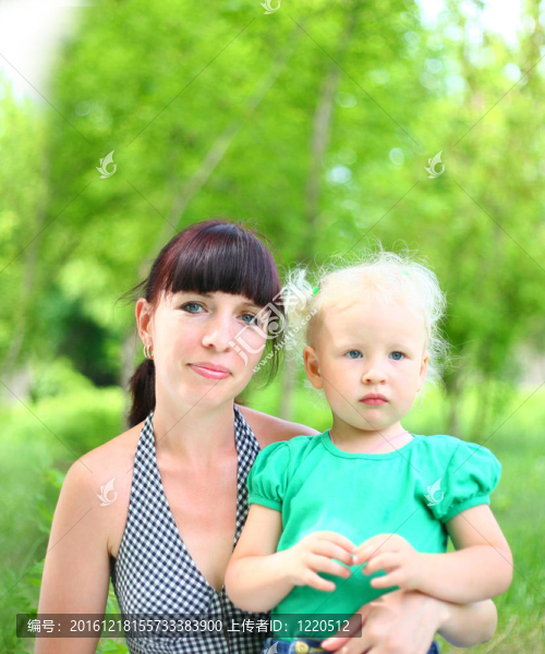 母親和女兒