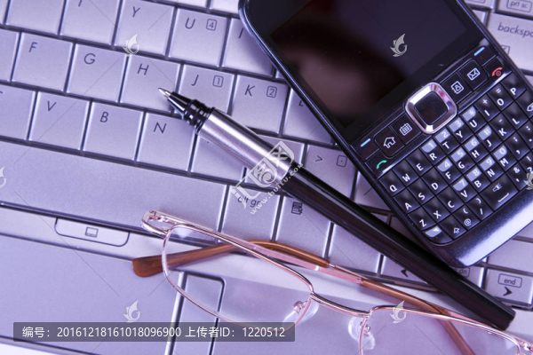 個(gè)人電腦；筆記型電腦