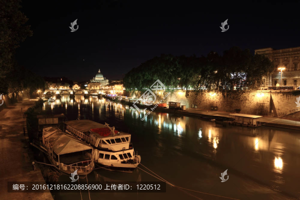 在臺伯河船；桑特安吉洛橋，晚上在羅馬圣彼得教堂；意大利