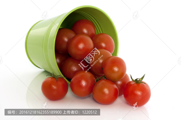 綠色籃子里的紅蕃茄