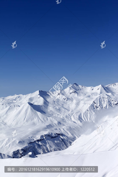 雪山。高加索山；格魯吉亞