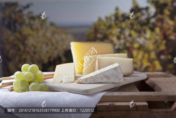 奶酪和葡萄