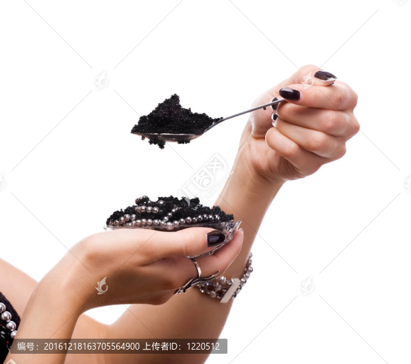 與黑魚(yú)子醬勺