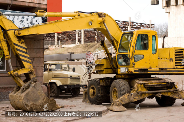 黃色挖掘機(jī)